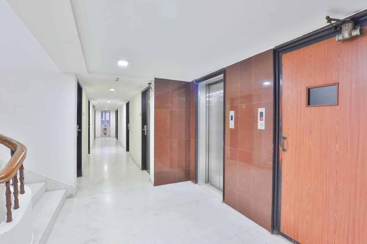 Oyo 2351 Hotel Golden Plaza Amhedabad Dış mekan fotoğraf