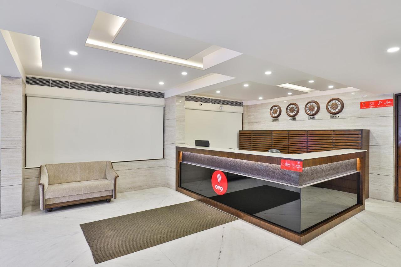 Oyo 2351 Hotel Golden Plaza Amhedabad Dış mekan fotoğraf