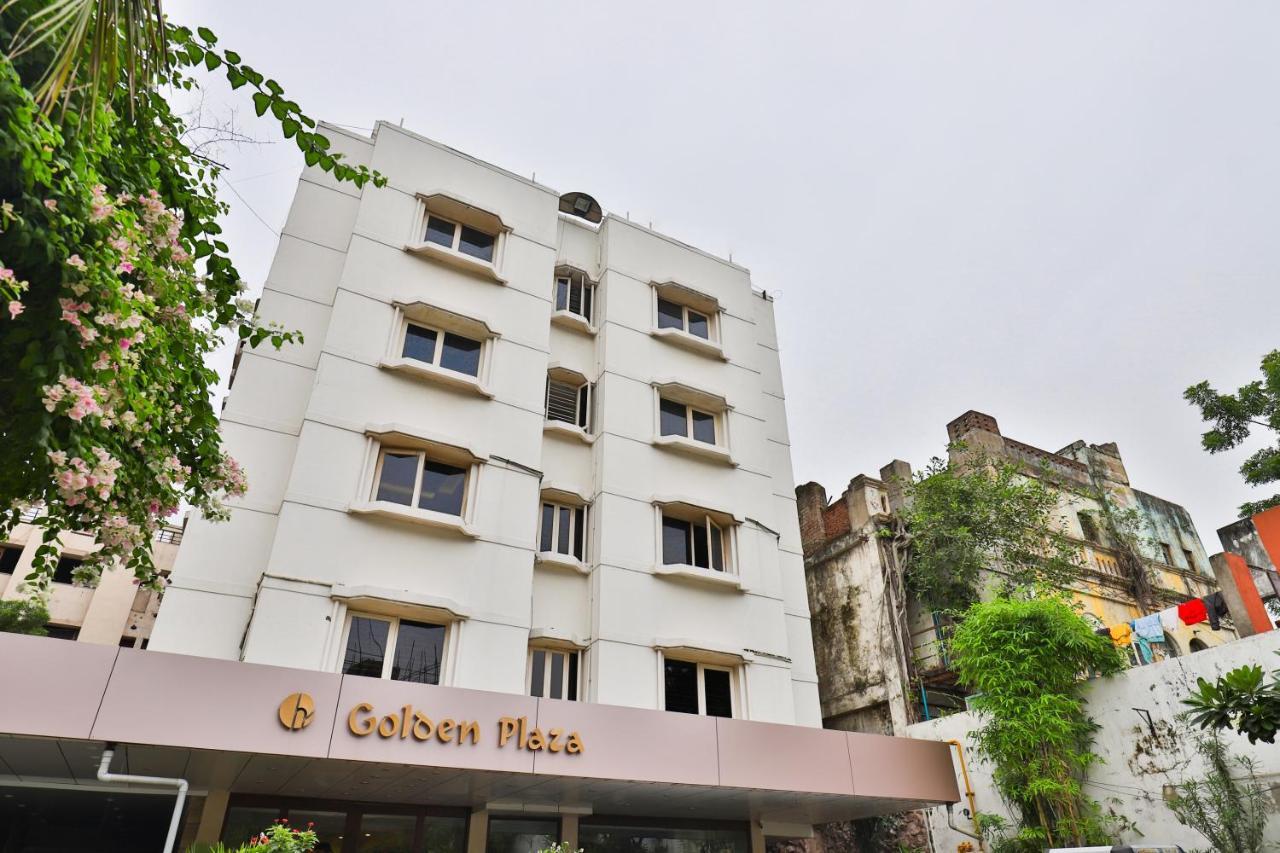 Oyo 2351 Hotel Golden Plaza Amhedabad Dış mekan fotoğraf