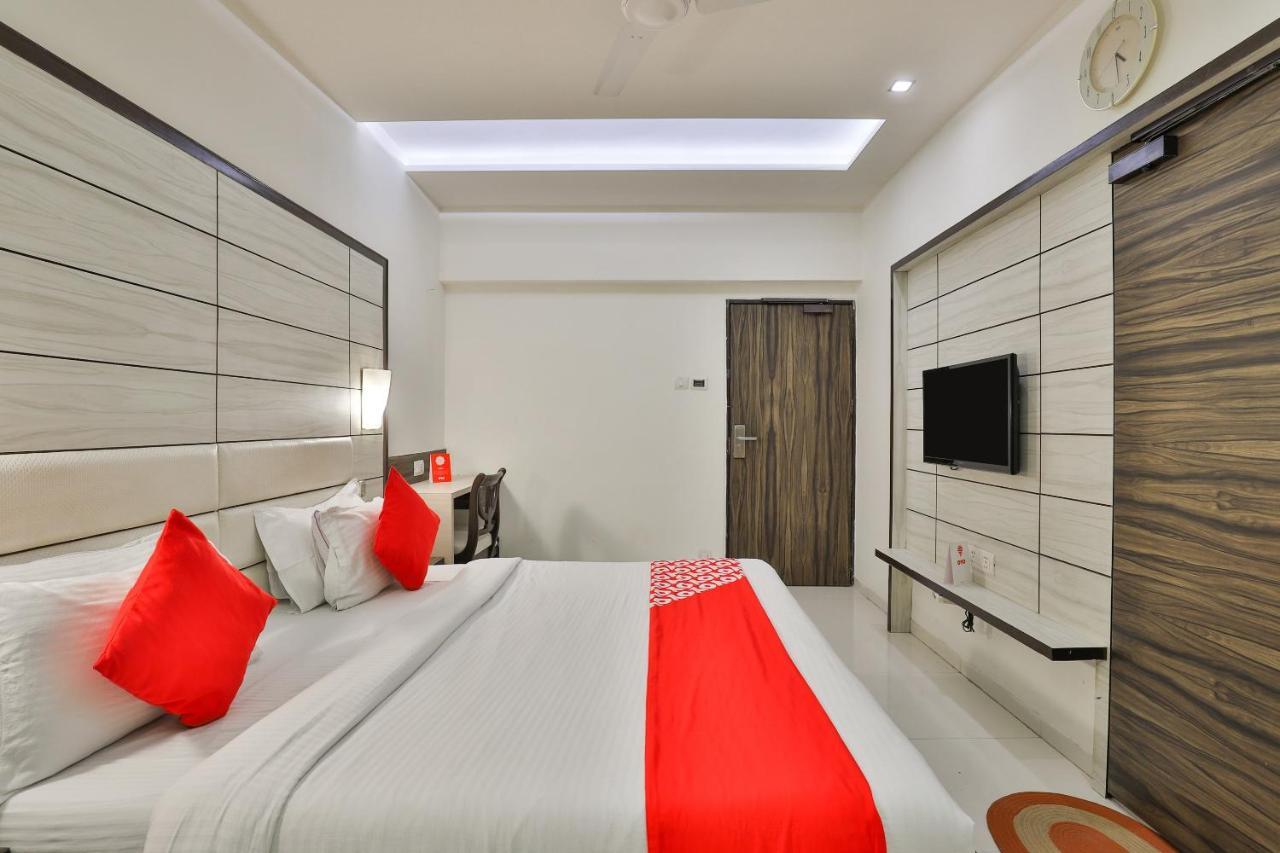 Oyo 2351 Hotel Golden Plaza Amhedabad Dış mekan fotoğraf